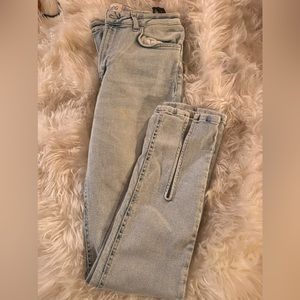 BDG UO high waisted split leg jeans size 30